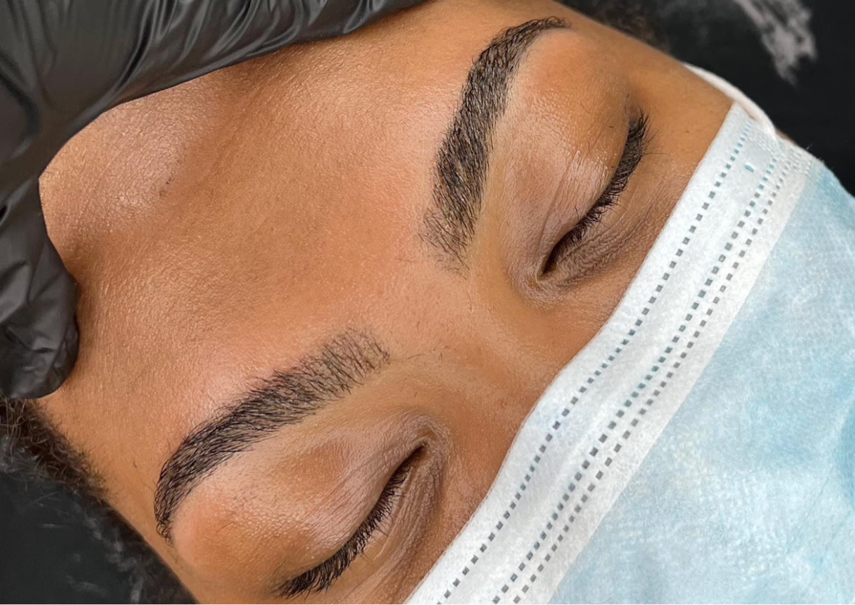 Brow Shaping with Blade & Concealer