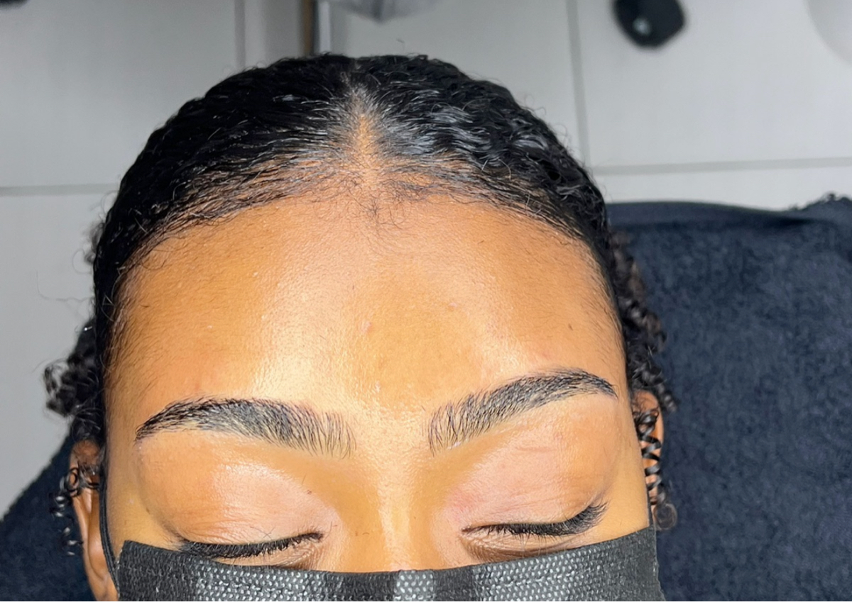 Brow Shaping with Waxing & Concealer 