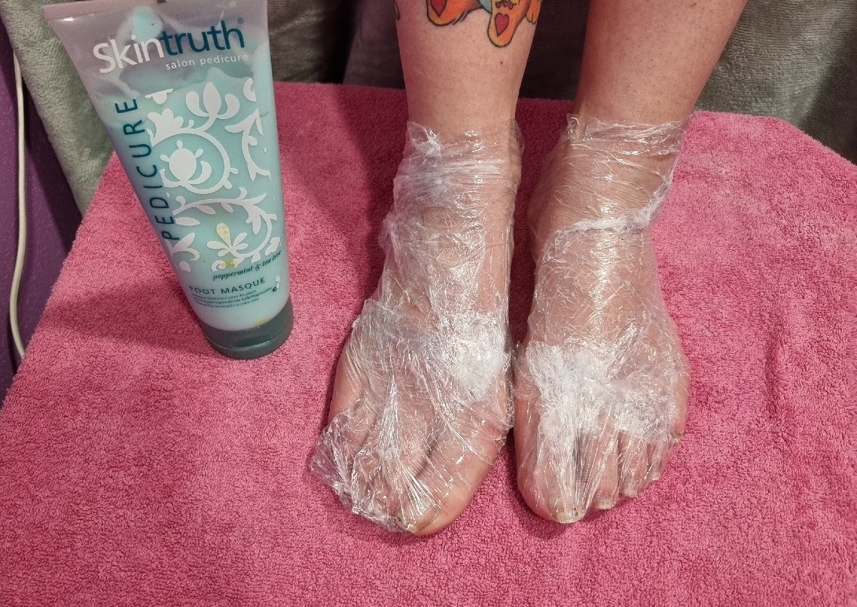 Deluxe Pedicure with gel polish