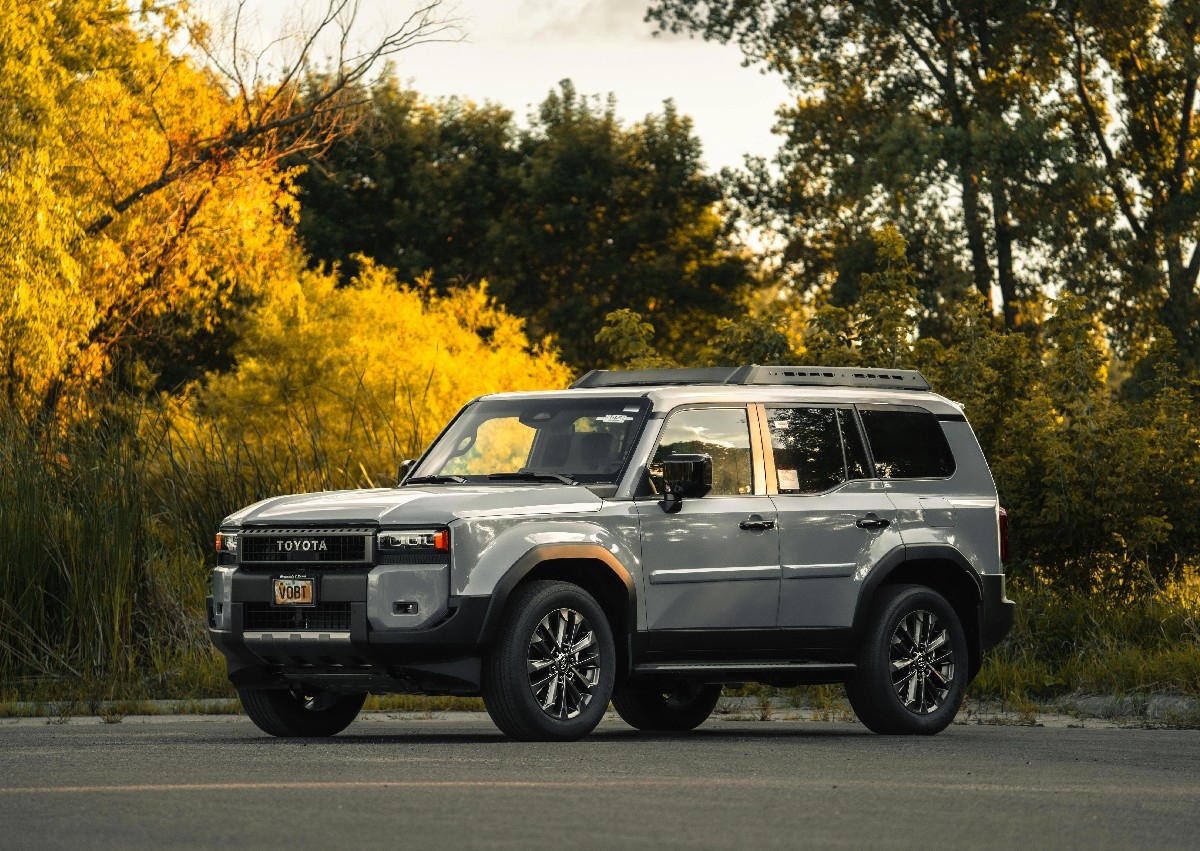 Full Luxe Detailing  (Large/Truck)