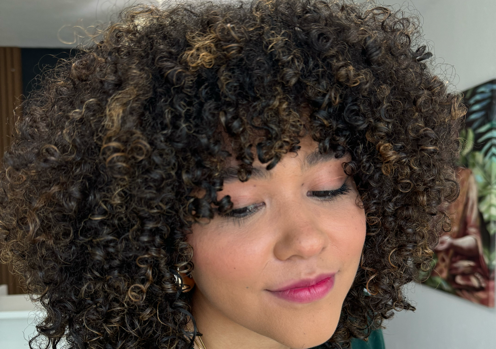 Corte inicial | mascarilla | estilizado 