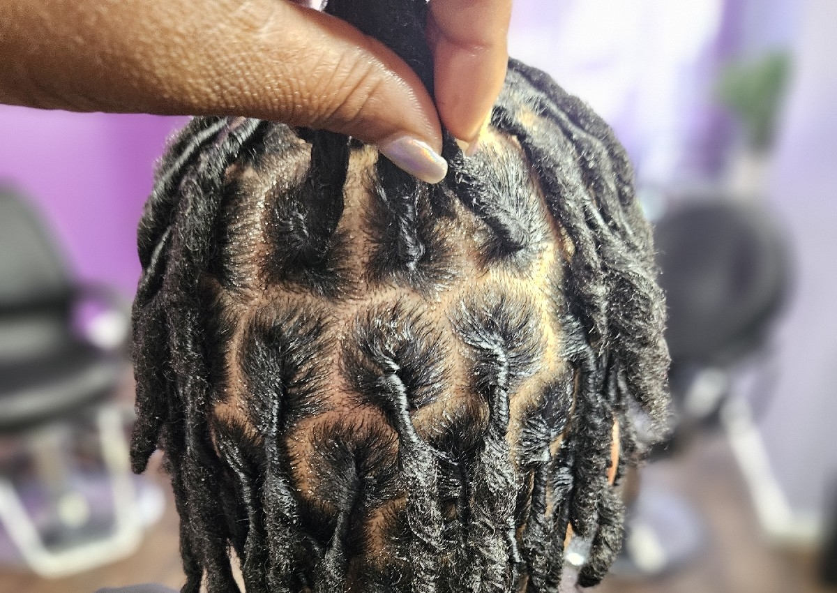Retwist large locs