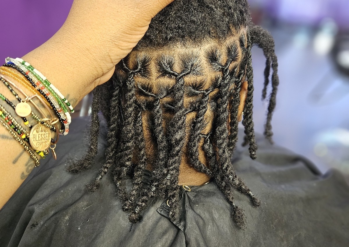 Rope twist shoulder lenght on locs