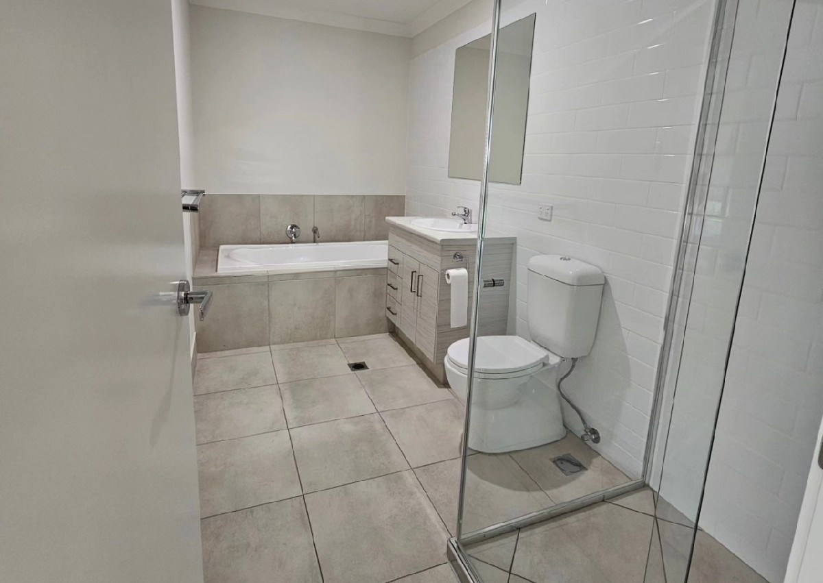 3 bed 2 bath - full internal bond clean with full wall wash 