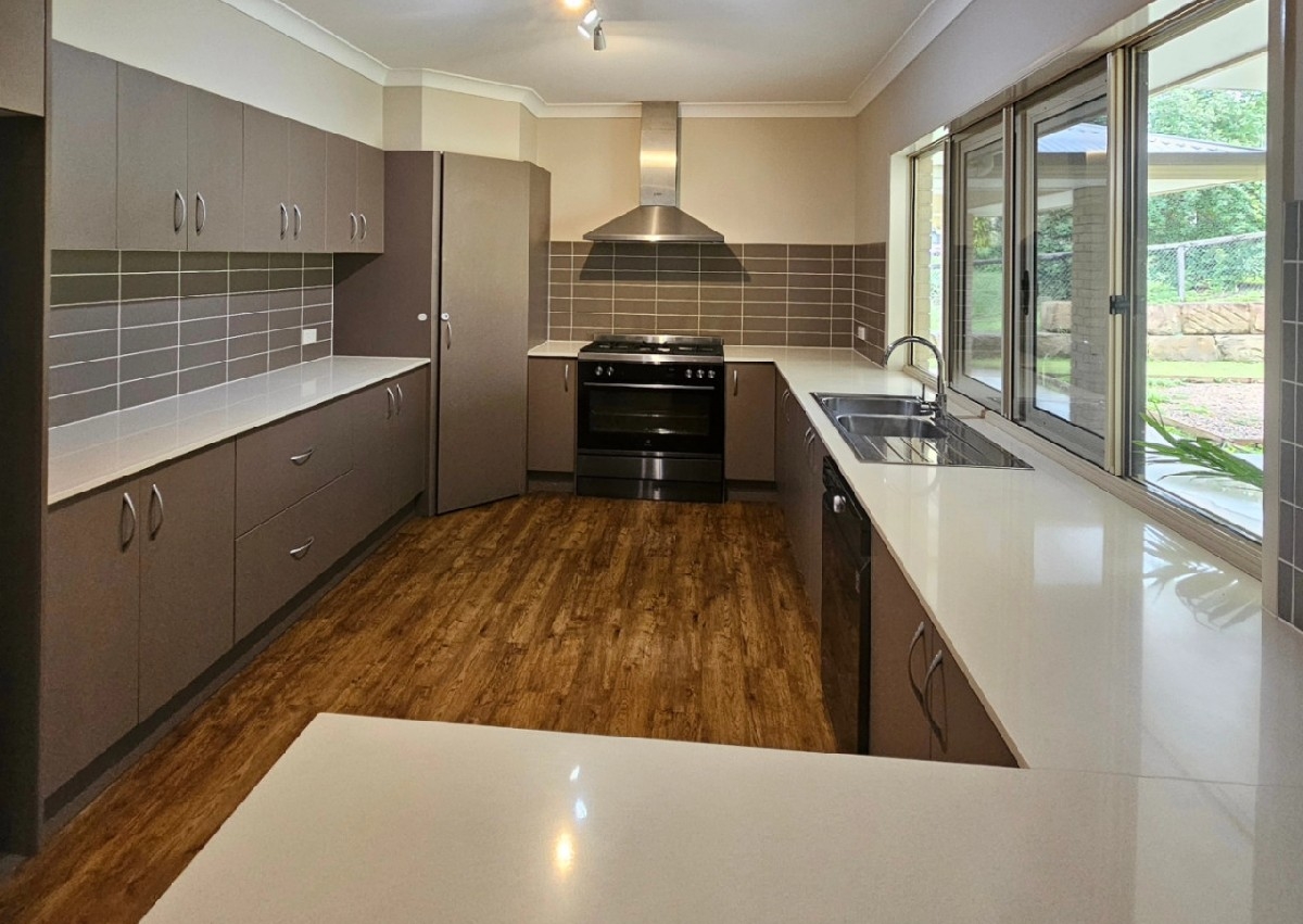 3 bed 1 bath - full internal bond clean with full wall wash 