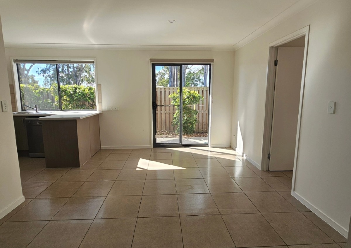 4 bed 2 bath - full internal bond clean with full wall wash 