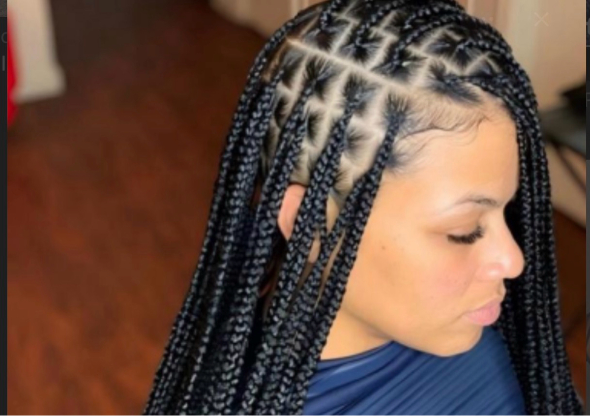 Medium Knotless Middle Back