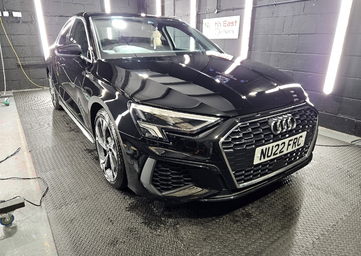 1 Stage machine polish ,2 year ceramic coating & Interior detail