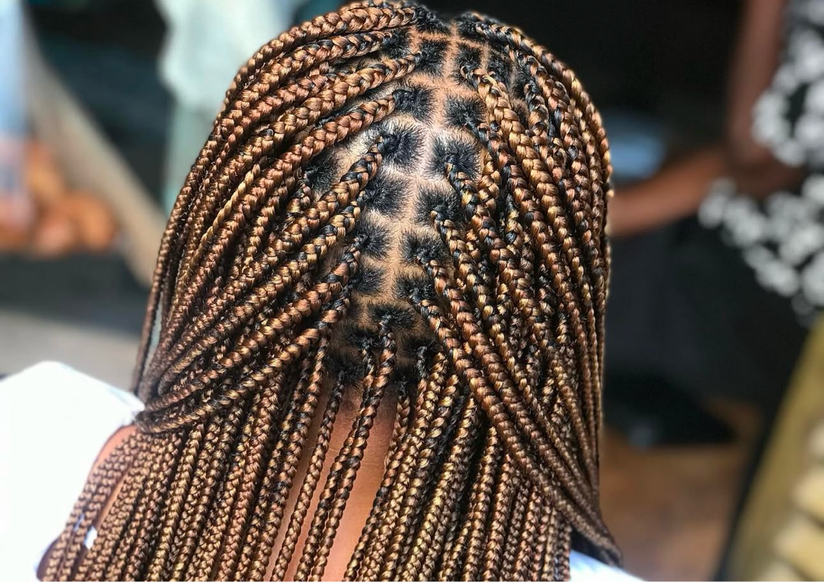 SMALL SIZE KNOTLESS BRAID (9rows accros the head )