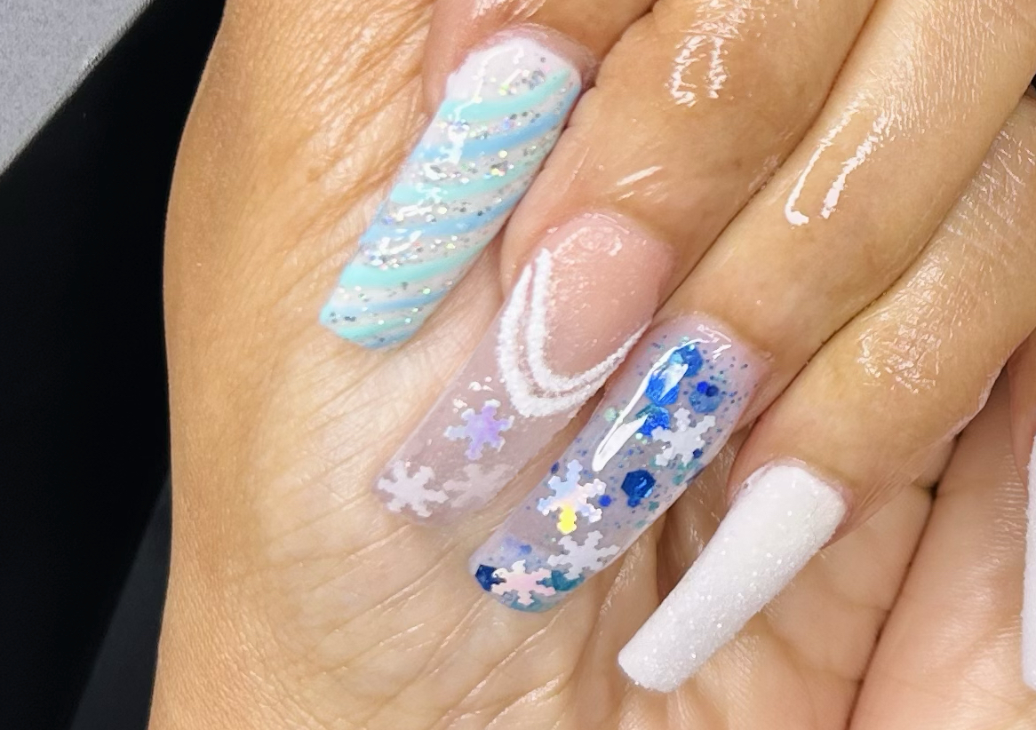 Encapsulated (flowers , gold foil , etc)