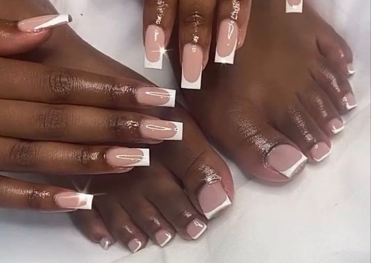 Med ACRYLIC W FUL SET ON TOES