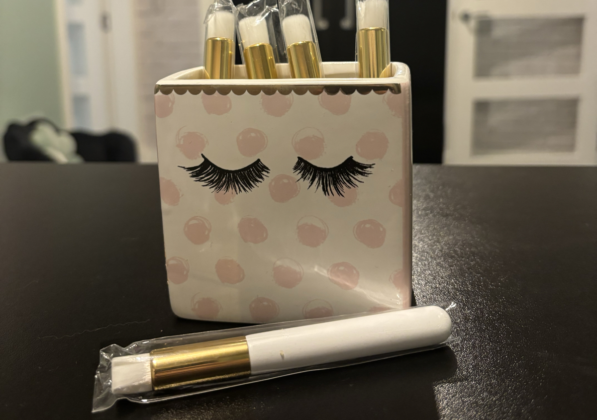 Eyelash Brush