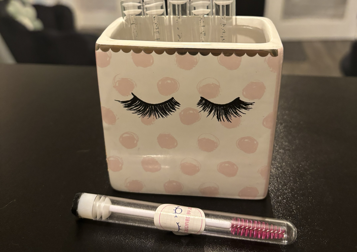 Eyelash Wand (Spooly)
