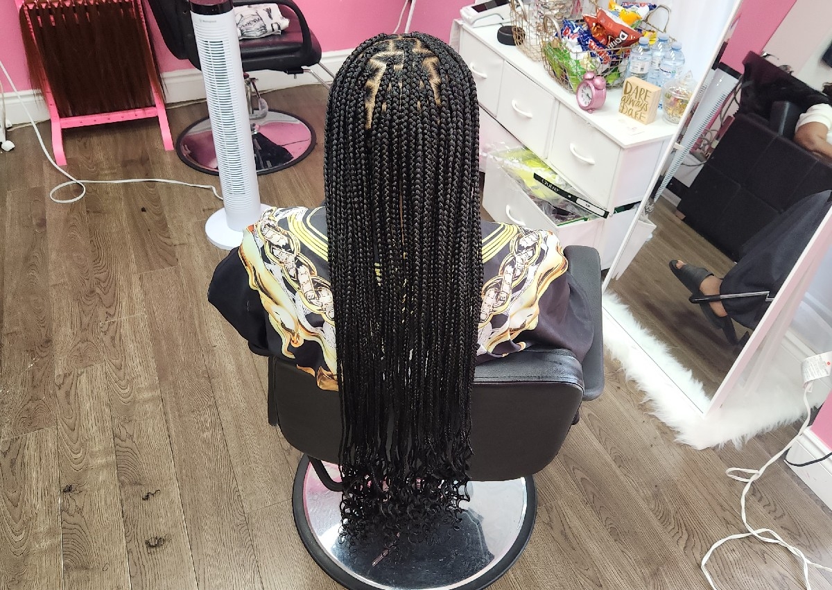 Medium Knotless Braids Waist Length 