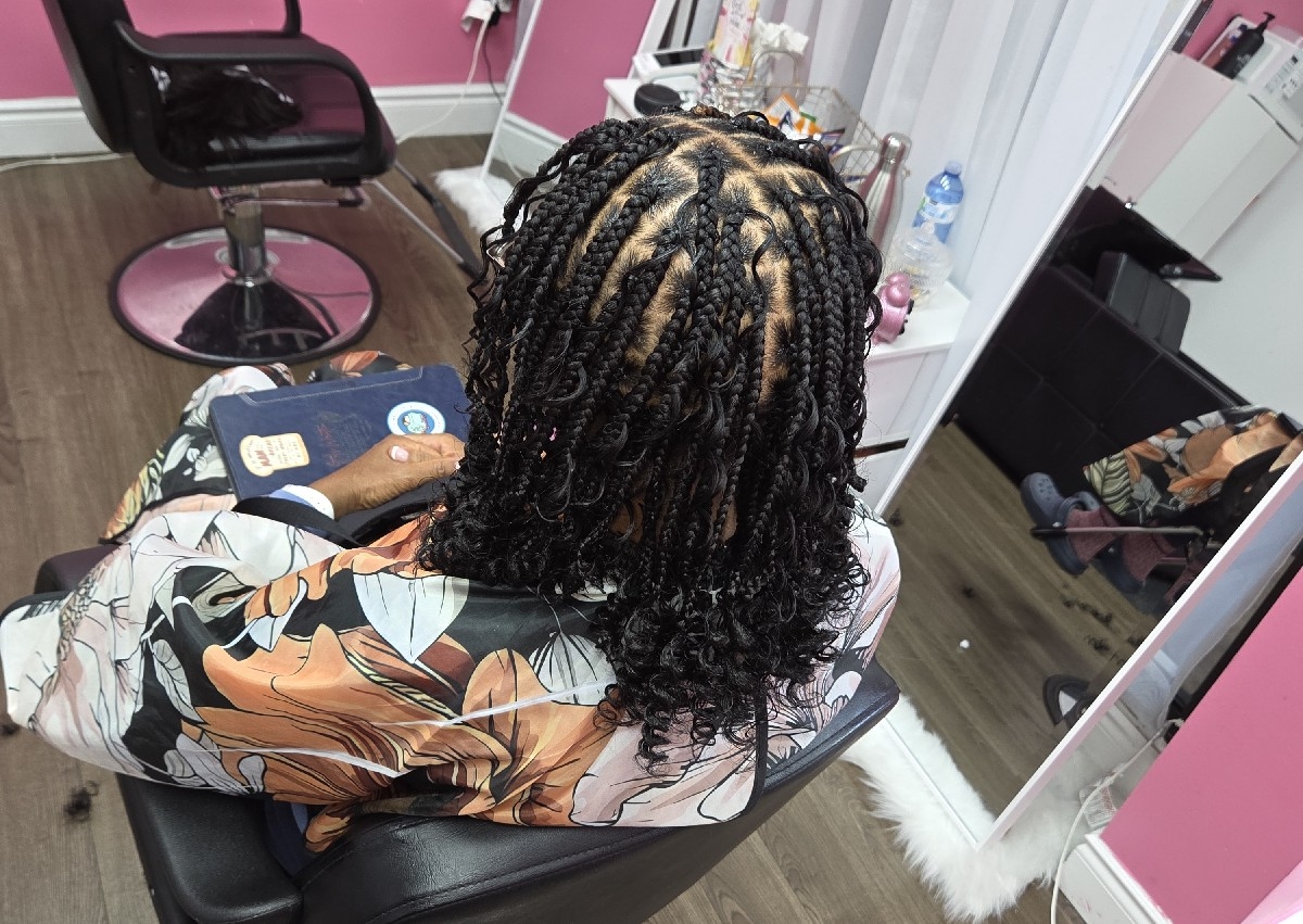 Large Boho Knotless Bob Braids 