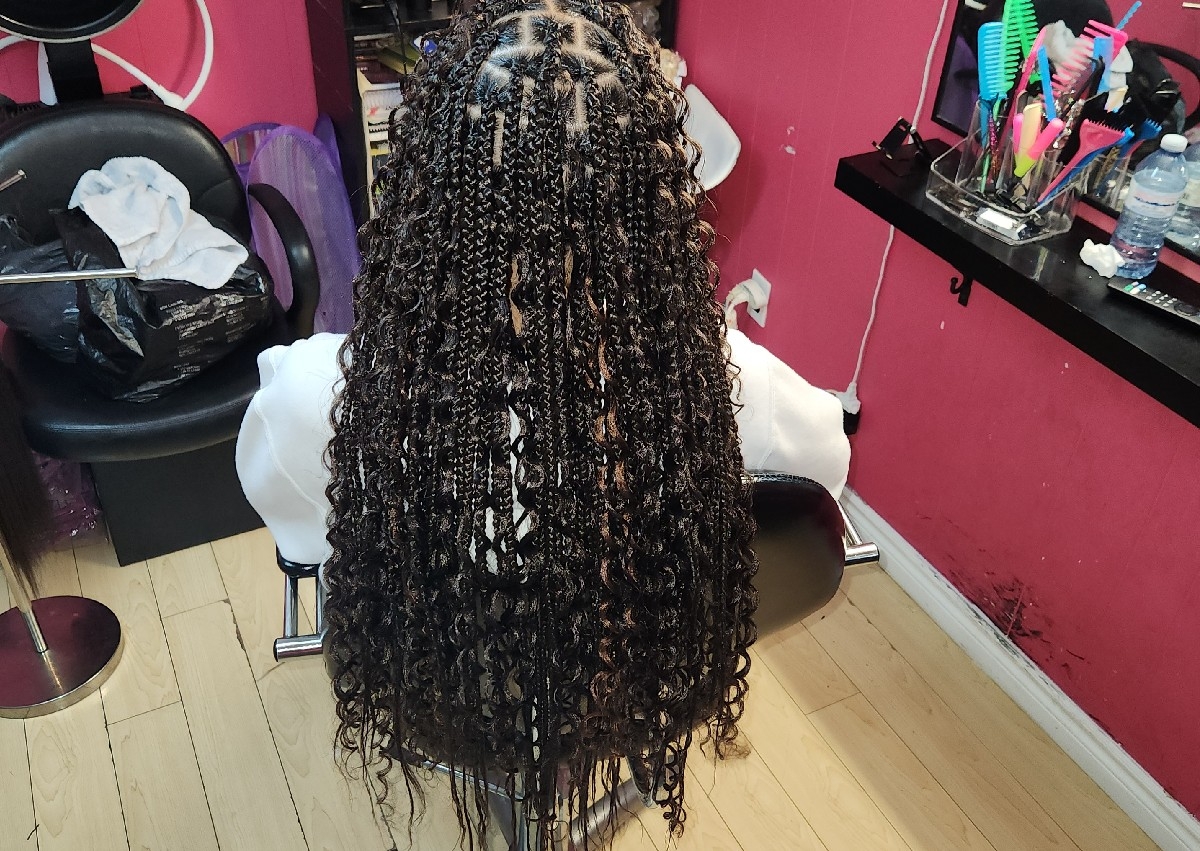 Medium Knotless Boho Braids Waist Length 