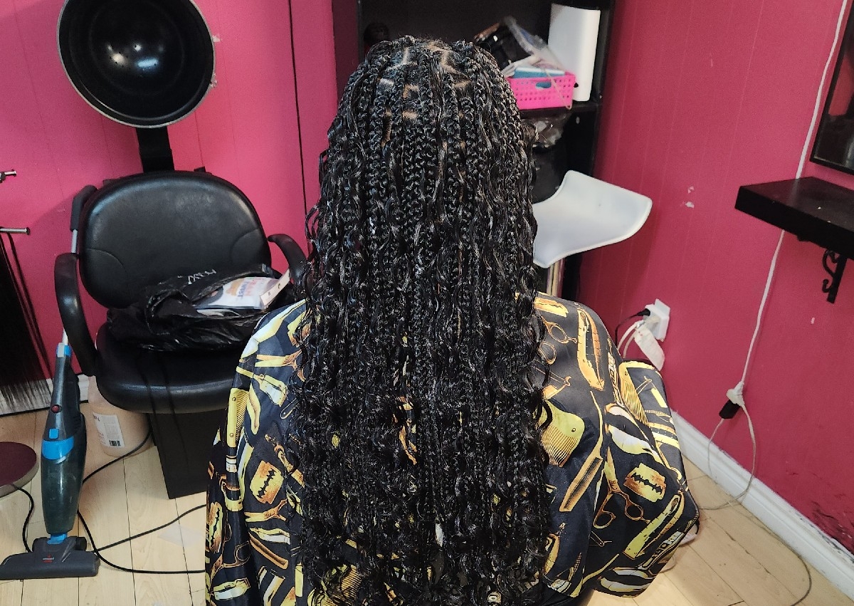 Large Knotless Boho Mid Back Length 