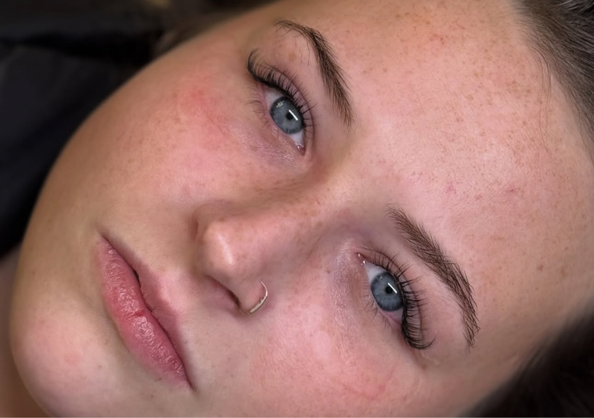 Half lash lift, half classics 