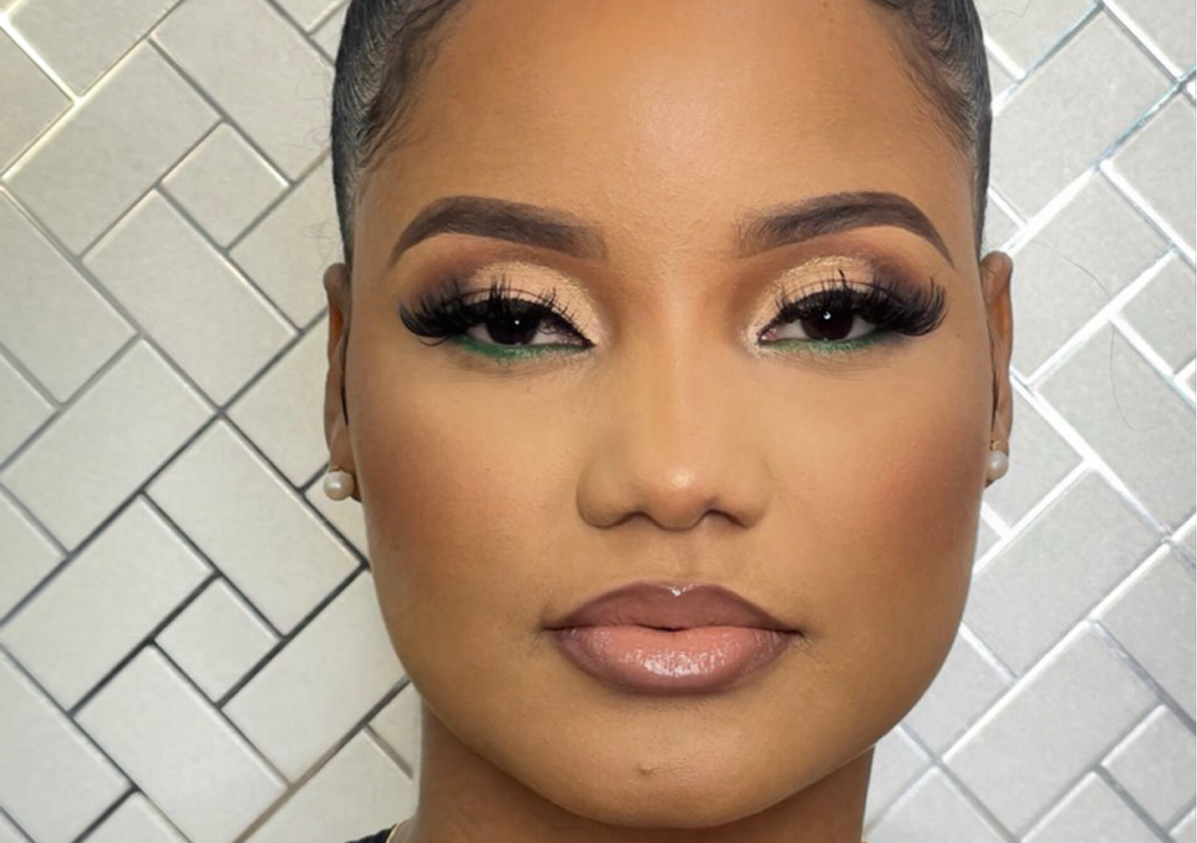 Sunday glam (sundays only )