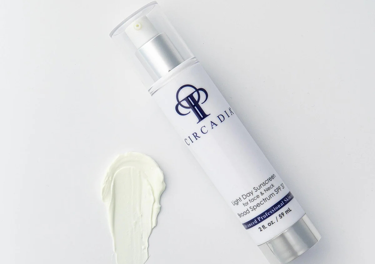 Light Day Sunscreen Broad Spectrum SPF 37