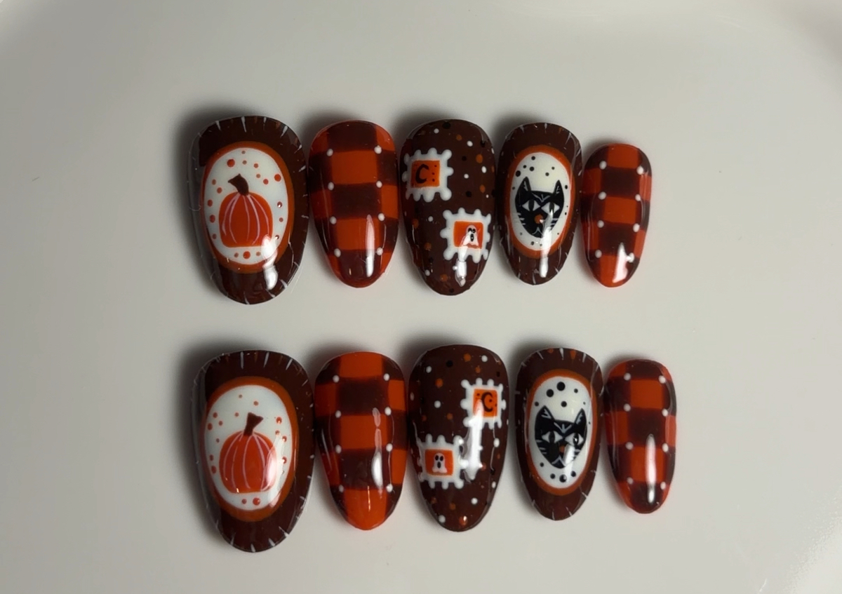 Retro Halloween press on