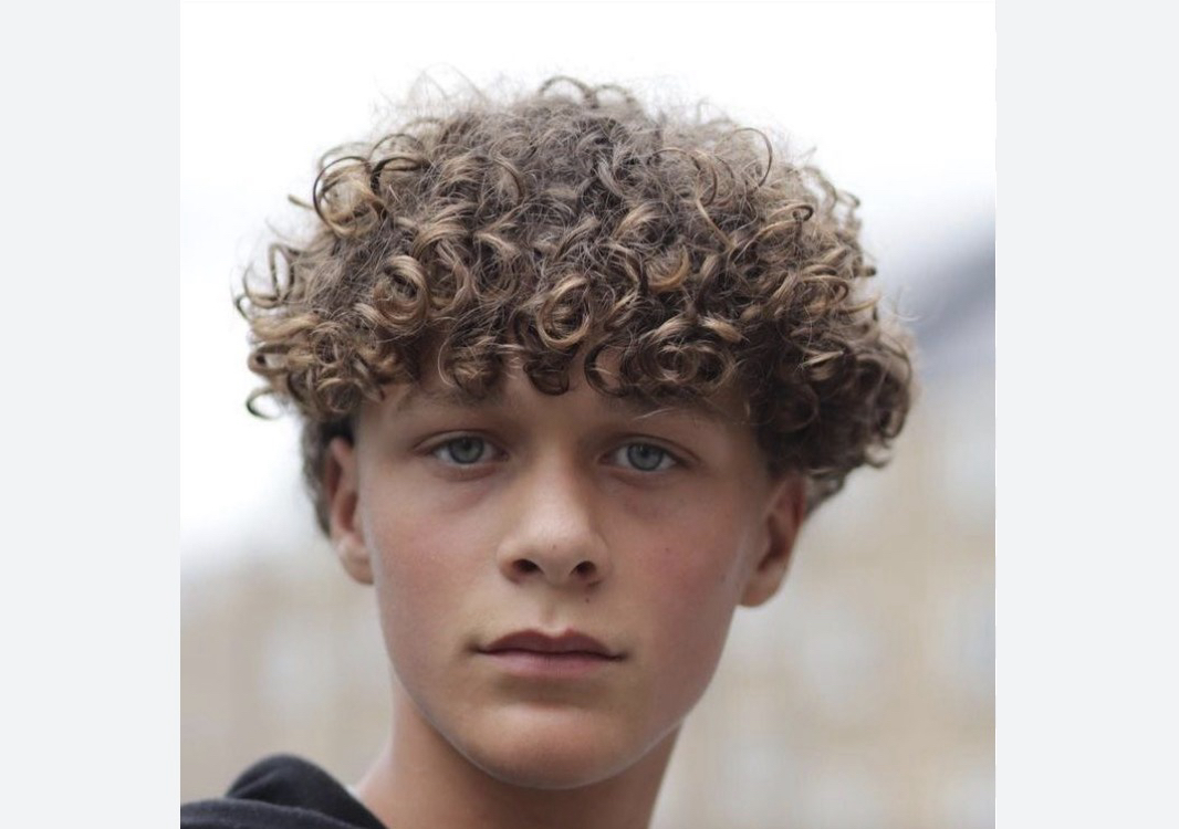 Permanent / curly hair 