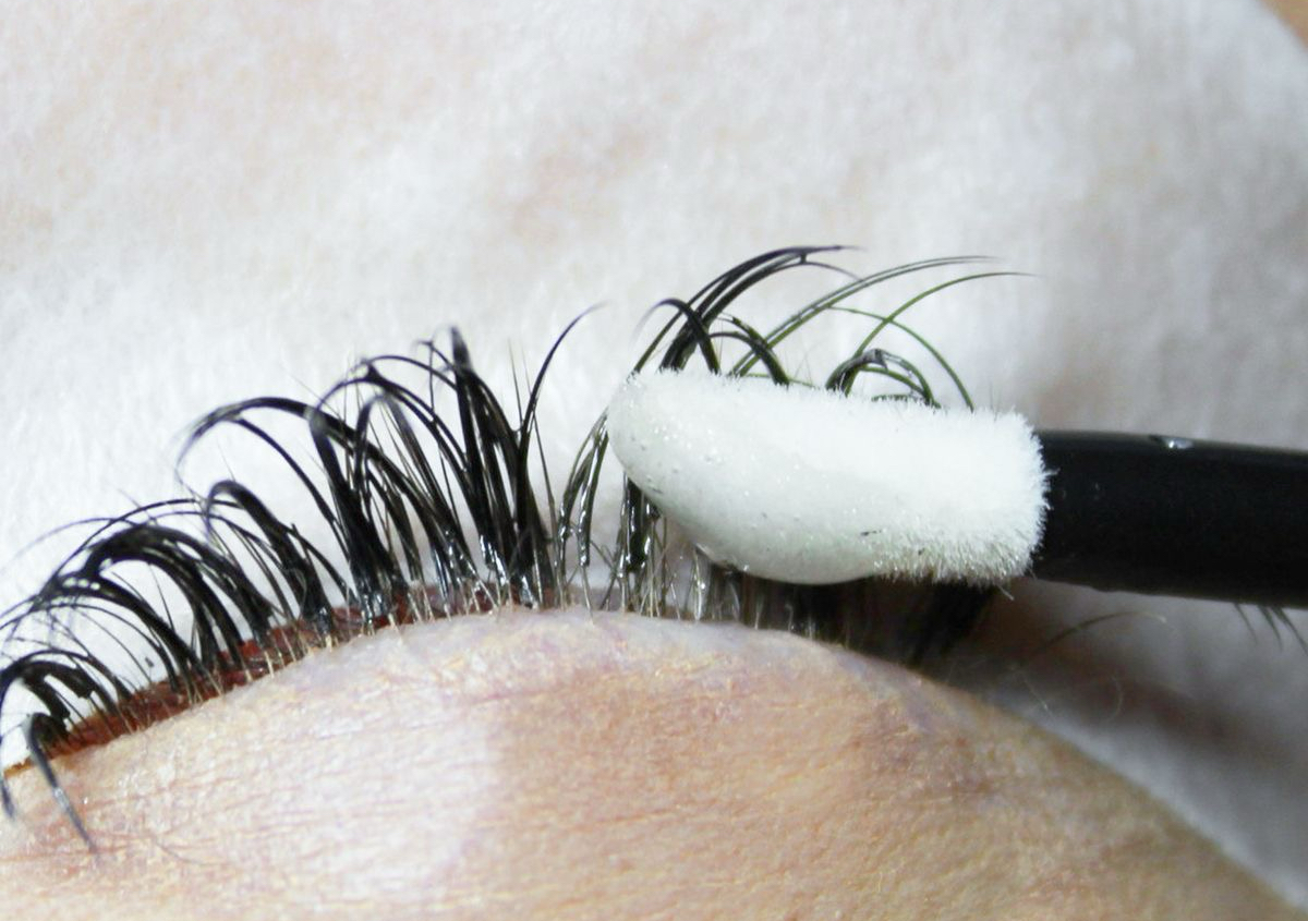 Lash removal 