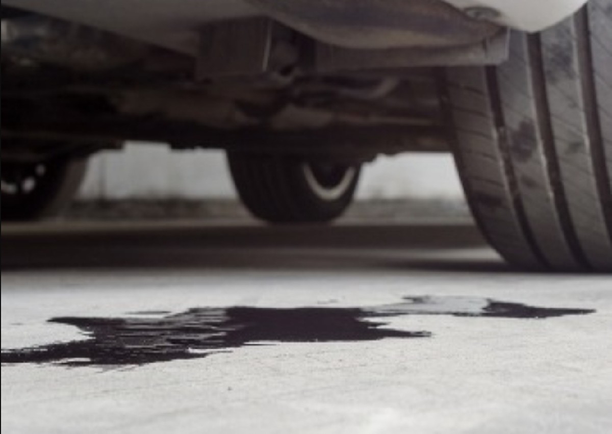 Oil leak detection 