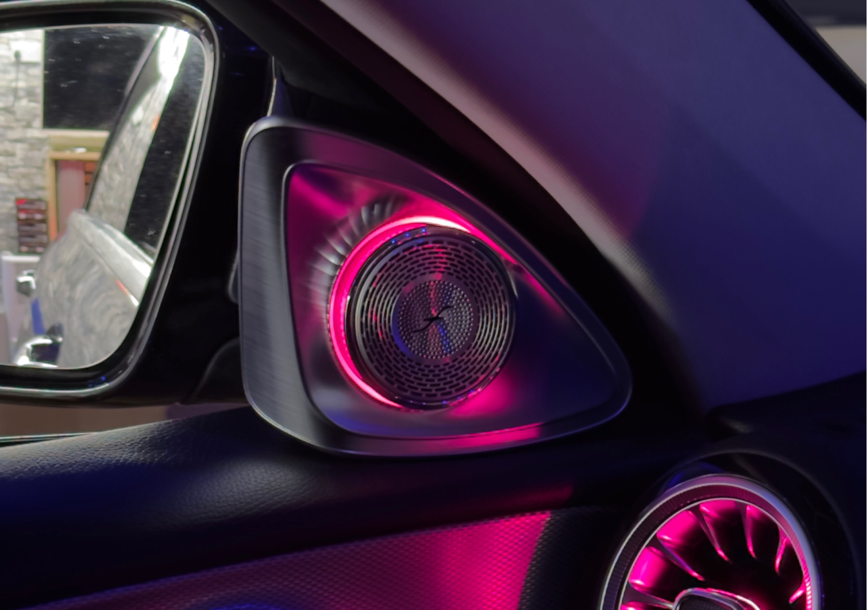 Mercedes 4D Rotating tweeters