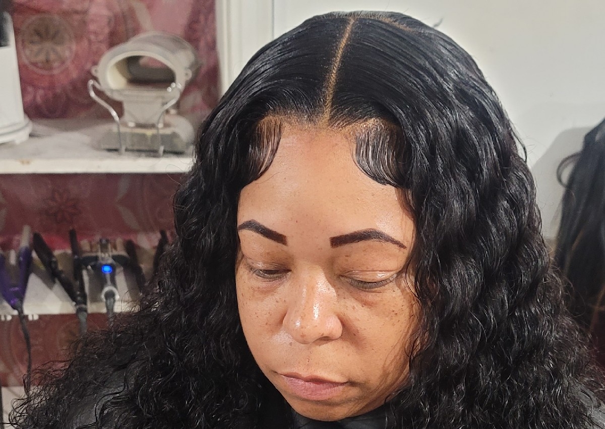 Wig  Frontal wig install ear to ear