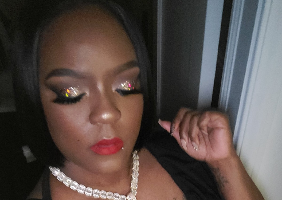 Full natural glam w/mim glitter or shimmer 