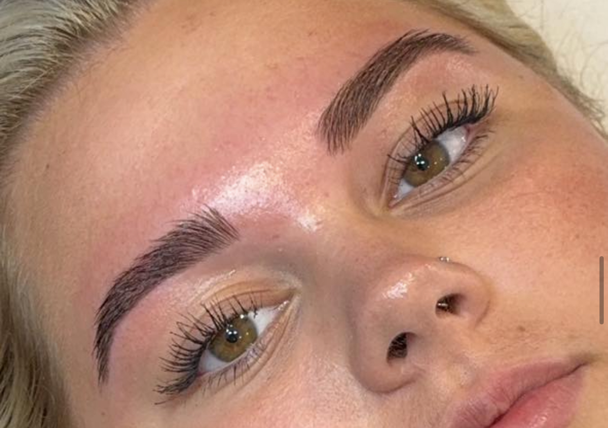 ᴇʏᴇʙʀᴏᴡ ᴛɪɴᴛ ᴀɴᴅ sʜᴀᴘᴇ