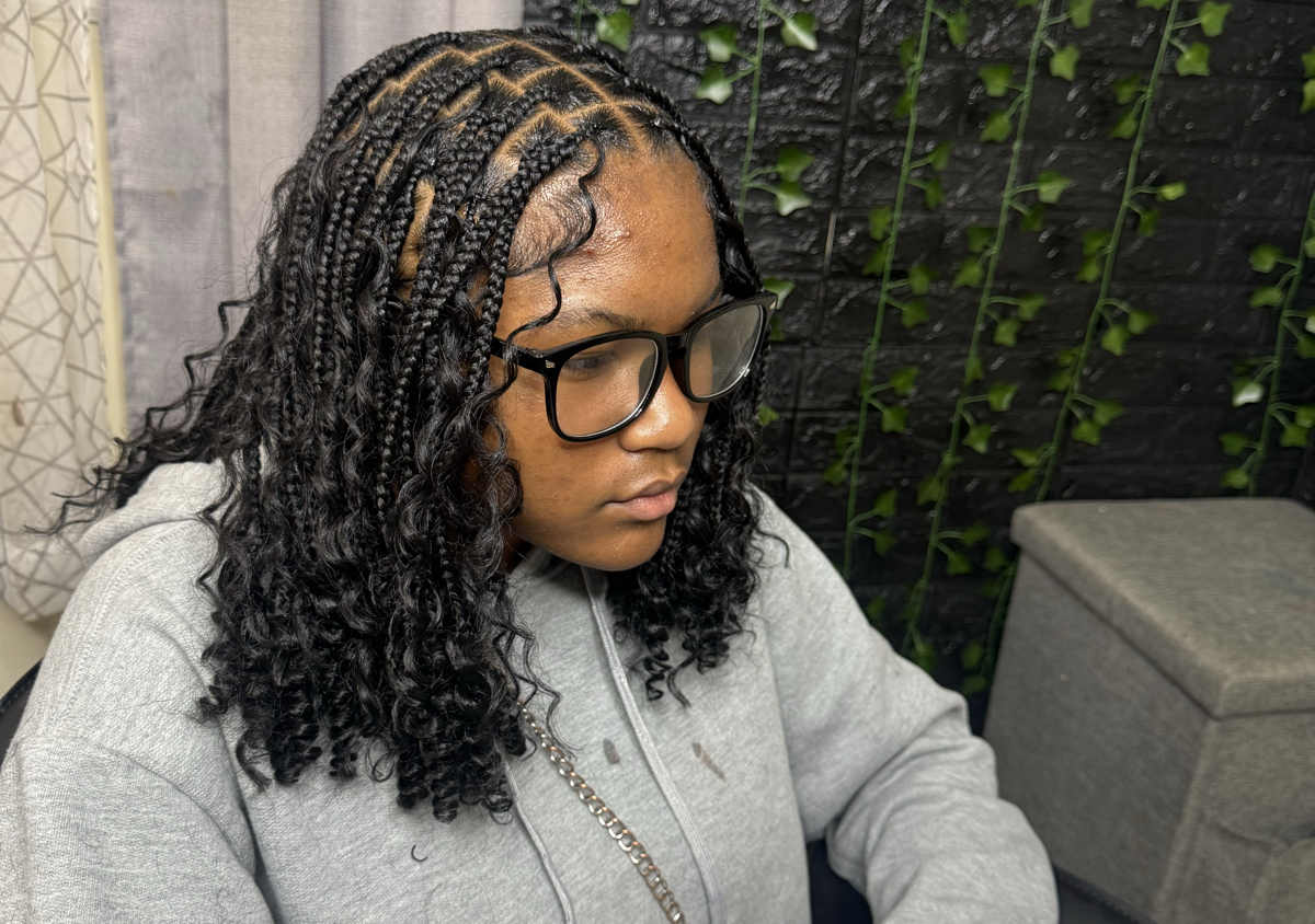 Smedium Knotless Bob