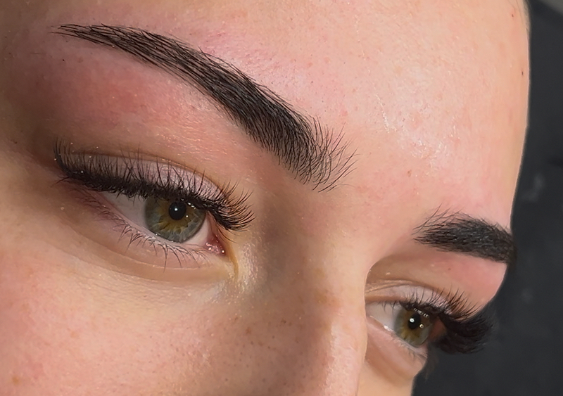 Brow wax & mapping 