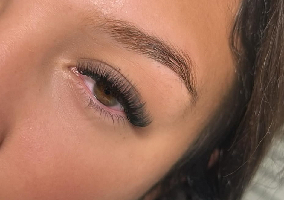 Hybrid Eyelash Extentions 