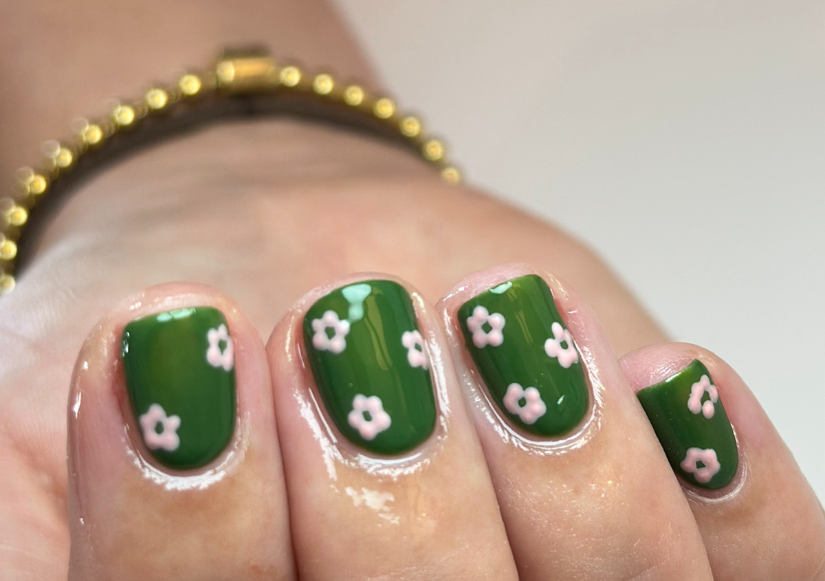 Gel polish on natural nails with nail art