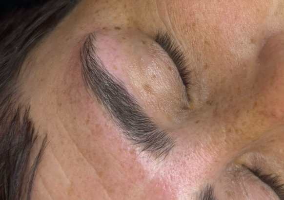 brow wax/shape 
