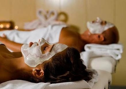 Deluxe Facial + 60-minute massage