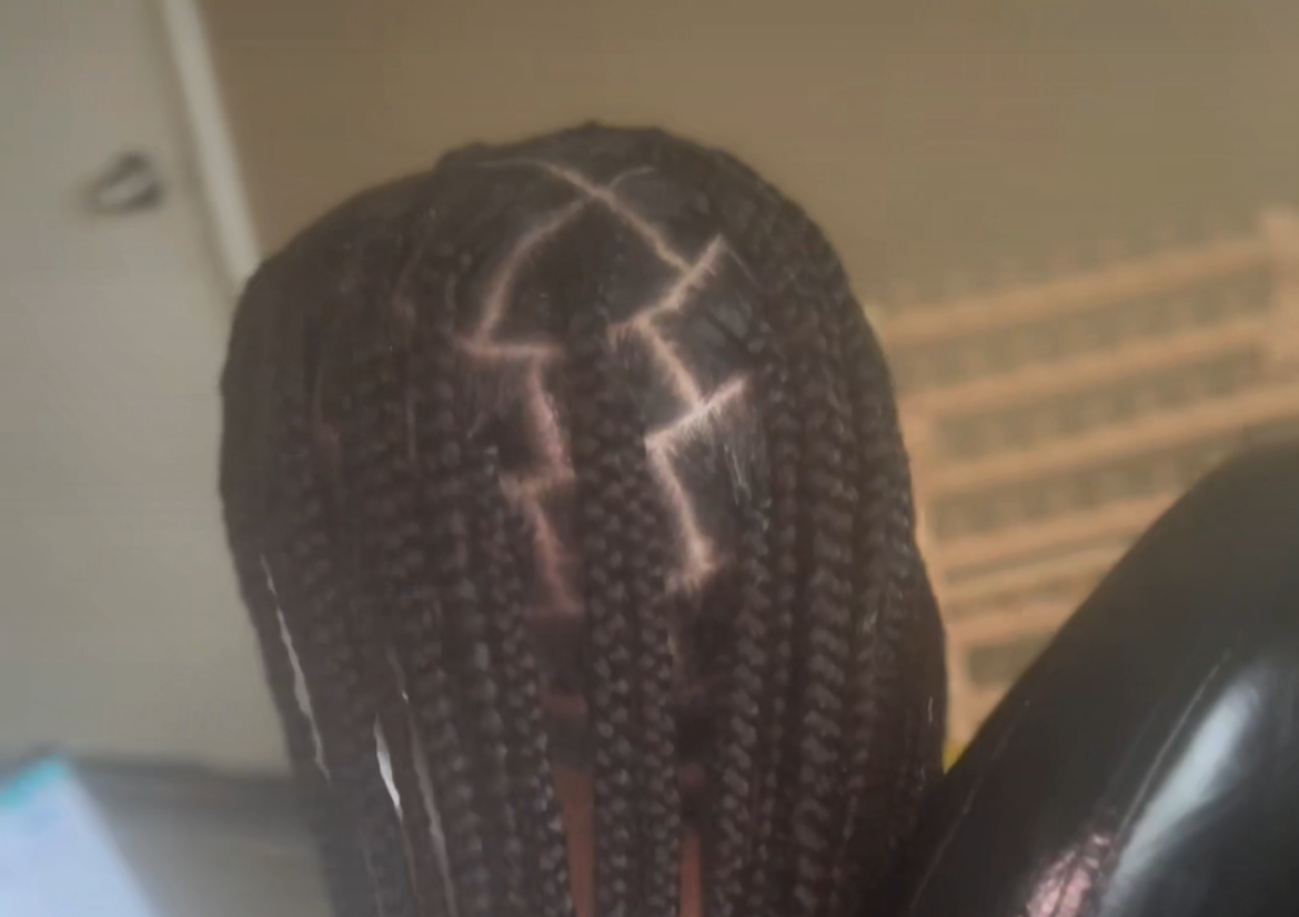 Medium Knotless