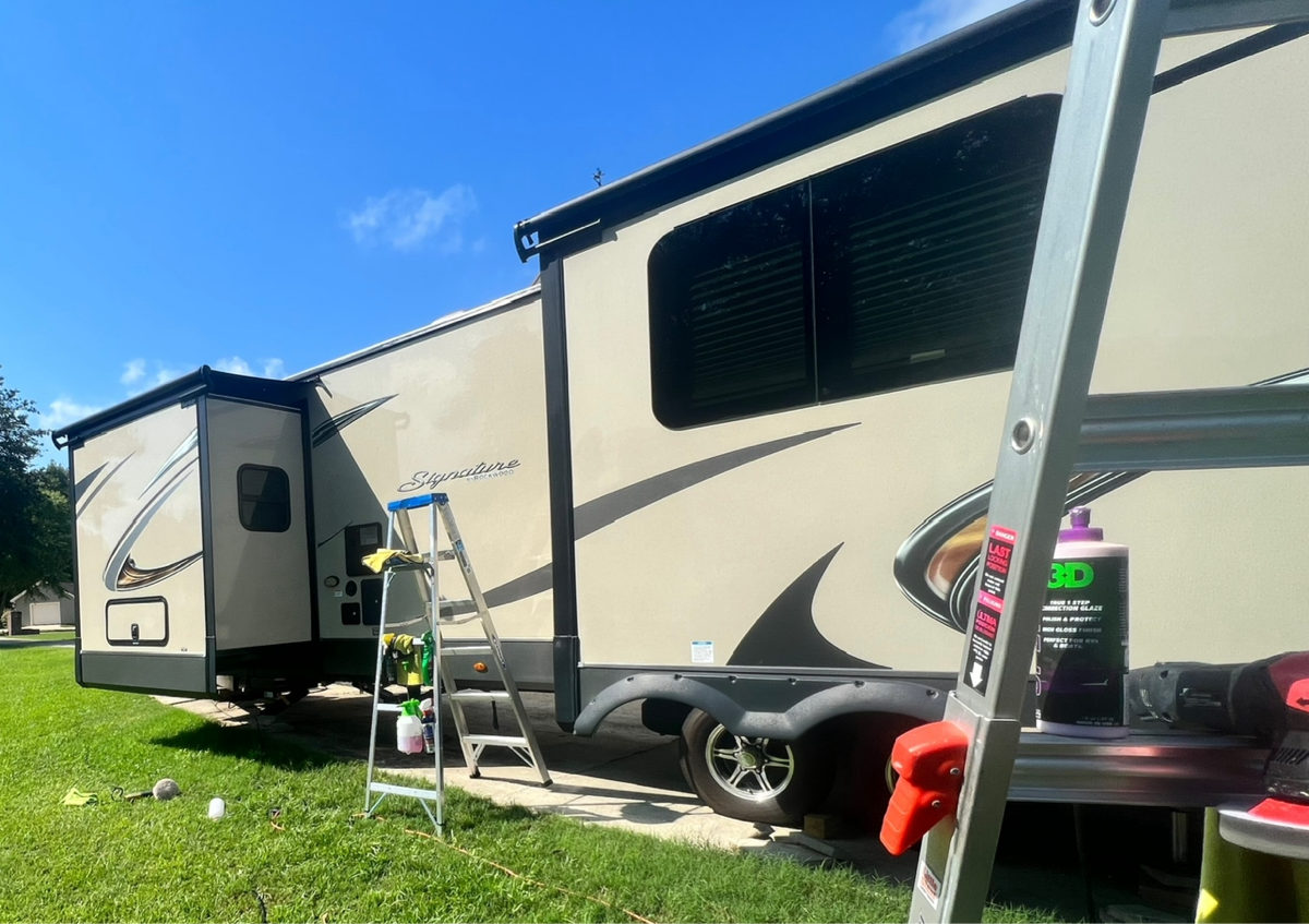 RV Wash & Wax 