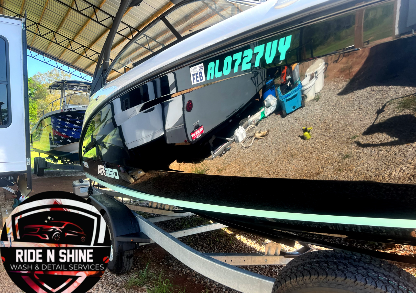 Boat Oxidation Removal & Wax 