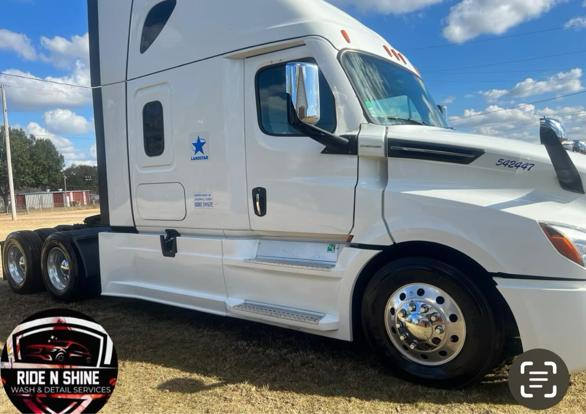 Semi -Truck  Exterior Wash & Wax