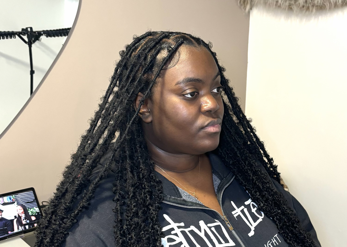 Medium Butterfly Locs (18 inch) 