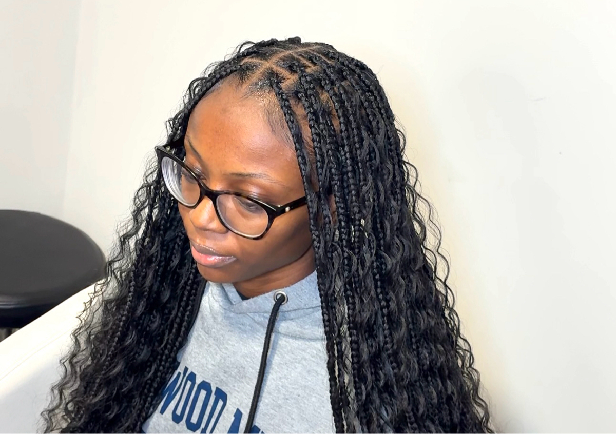 Smedium Knotless braids + Goddess curls