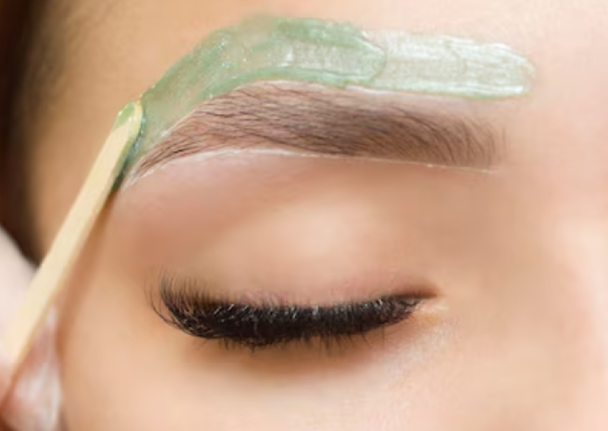 Depilación de cejas/ Eyebrow waxing