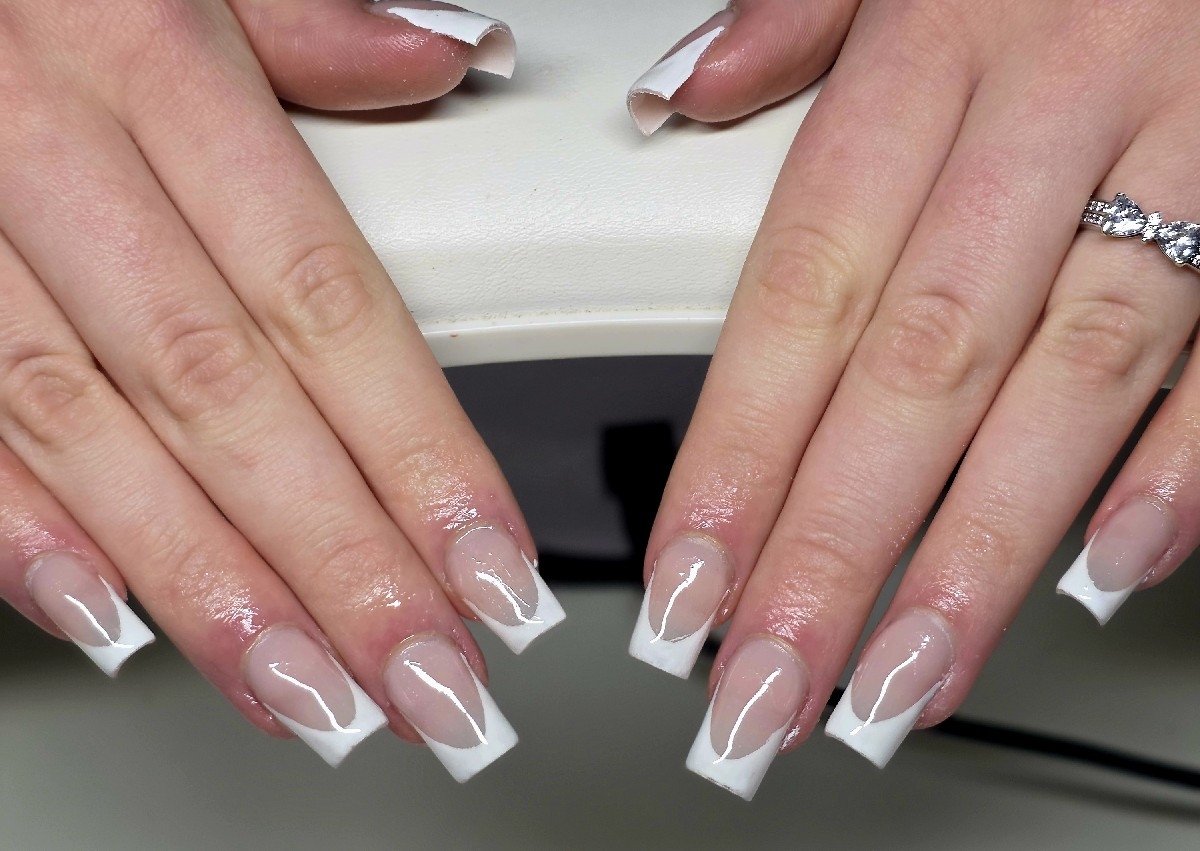 Acrylic minimal design 