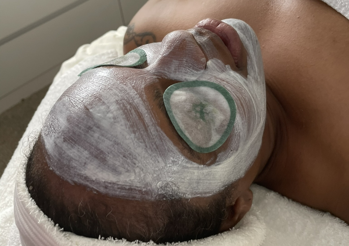 Relax Mom: Aromatherapy Facial with scalp, arm and hand massage