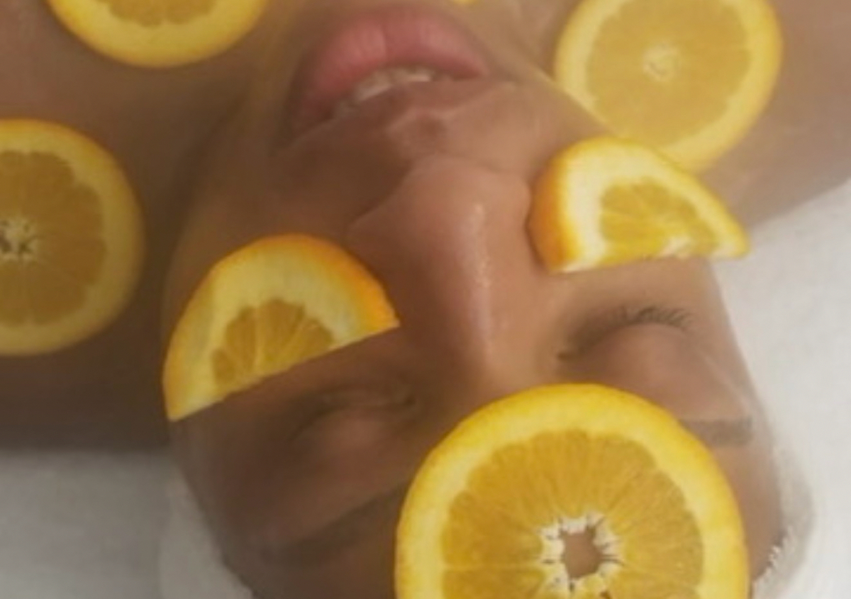 Spoil Mom: Vitamin C Facial / Vitamin C Vajacial with Brazilian Wax