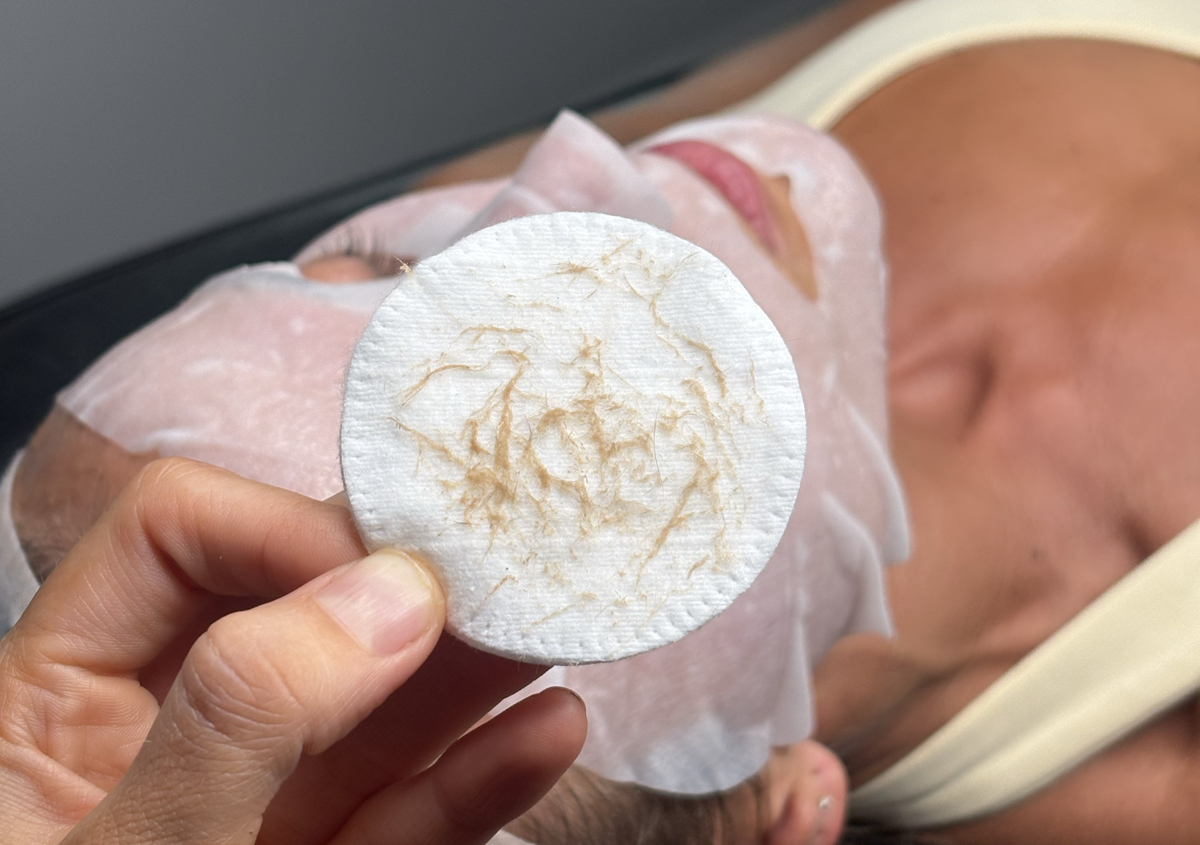 Deluxe Dermaplaning