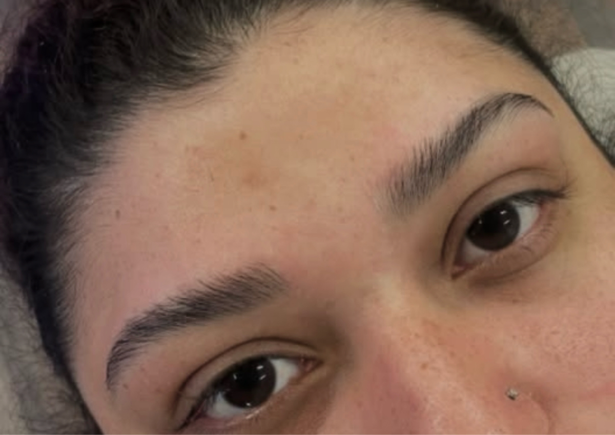 Brow wax + shape 